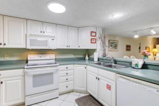 Two Bedroom Beachwood Condo 2021 - 3
