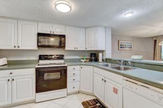 Recently updated 2 bedroom Beachwood Condo 2016 - 3