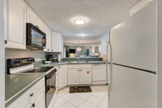 Recently updated 2 bedroom Beachwood Condo 2016 - 1