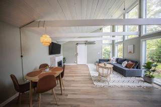 Unwind at this Modern Bethel Village Escape - 0