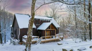 5 Min to Ski Private 2 Acres Creek Hot Tub Game Room Fire Pit - 0