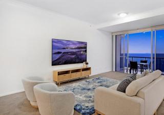 Level 45 Luxury Sub-Penthouse in Towers of Chevron - Hosted by Coastal Letting Co. - 9
