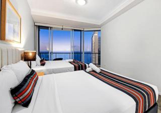 Level 45 Luxury Sub-Penthouse in Towers of Chevron - Hosted by Coastal Letting Co. - 2
