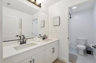 Villa Novello-Modern 4BR Home-Pool, Spa, Pickleball & Game Loft - 8