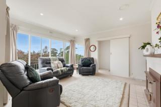 Delightful Delta - 3 Bedroom House - Taroona - 1