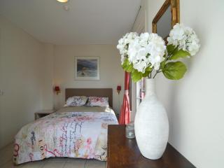 Holiday Home in Noordbeemster with Bubble Bath - Oudendijk - 6