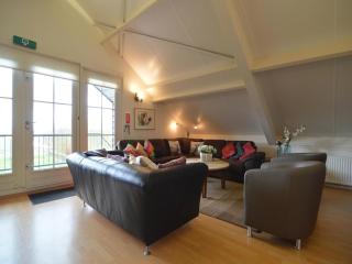 Holiday Home in Noordbeemster with Bubble Bath - 9