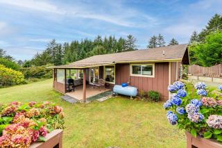 Fish and Hike Quiet Smith River Cabin Near Ocean! - 9