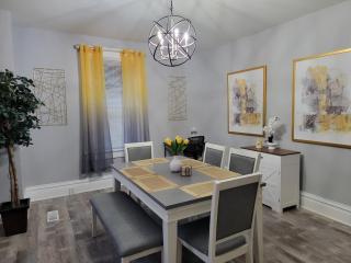 Spacious Cottage near Airport, Hospitals, & HWYs - 7