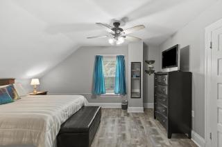 Spacious Cottage near Airport, Hospitals, & HWYs - 2