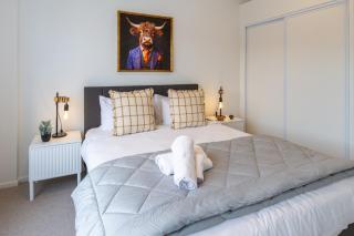 The King Suite on St Asaph with Parking - 8