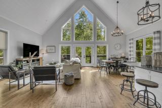 Lake House Near Two Marinas with Boat Parking - 8