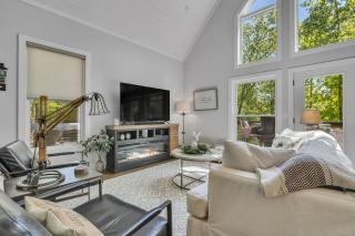 Lake House Near Two Marinas with Boat Parking - 1