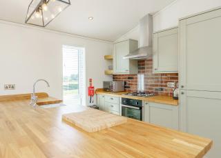 Winston Farm Lodges - 1
