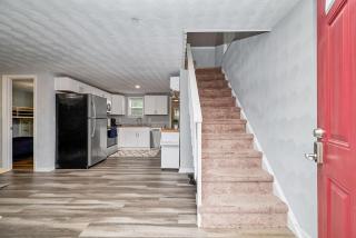 Cozy 2 Bdrm Cottage King bed - 3