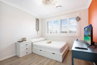 Spacious 5 Bd 3 Bath Accessible Luxury Home with Private Pool - 8