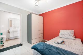 Spacious 5 Bd 3 Bath Accessible Luxury Home with Private Pool - 7