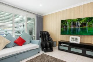 Spacious 5 Bd 3 Bath Accessible Luxury Home with Private Pool - 5
