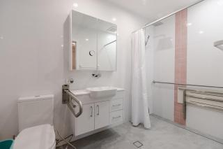 Spacious 5 Bd 3 Bath Accessible Luxury Home with Private Pool - 3