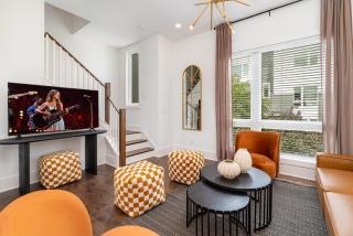 Urban Spur-3 Bedroom Townhome-6 Min Nissan Stadium - 9