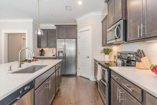 Belwood Duo-2 Units-Across Parthenon-Mins Broadway - 7