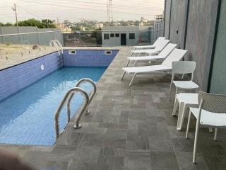 Modern One Bedroom Apartment with Pool, Gym & Rooftop Terrace - 2