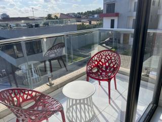 Modern One Bedroom Apartment with Pool, Gym & Rooftop Terrace - 1