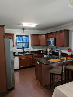 Coastal Retreat - close to Downtown Charleston - 4