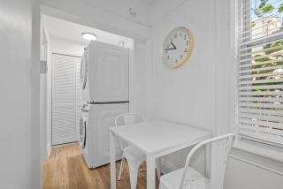 Pittsburgh Shadyside 2D Modern and Stylish Private Bedroom with Shared Bathroom - 4