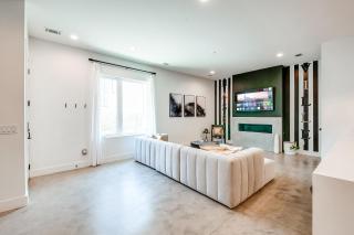 Dual Homes Rooftop Deck in Downtown Nashville - 6