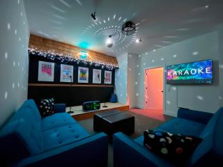 Rooftop Downtown Views - Bluebird Karaoke - 9