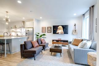 Rooftop Downtown Views - Bluebird Karaoke - 7