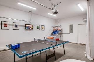 Rooftop Downtown Views - Bluebird Karaoke - 6