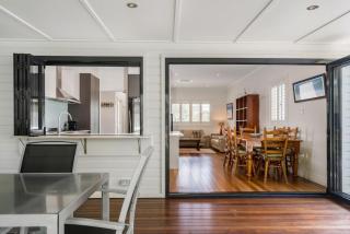 Bimbimbi 69 Massinger Street - 2