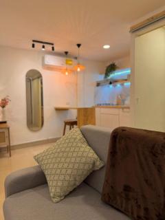 Studio with Independent Entrance - 9