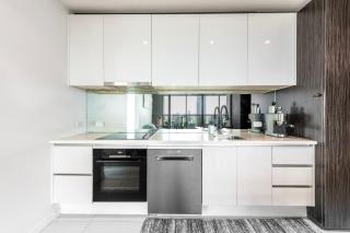 Skyline Escape Melbourne City Views - 6