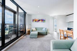 Skyline Escape Melbourne City Views - 5