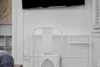 Pittsburgh Shadyside 3A Bright and Stylish Private Bedroom with Shared Bathroom - 7