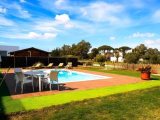 Chalet con Piscina Privada y Vistas al Golf en Chiclana Ideal Familias - 0