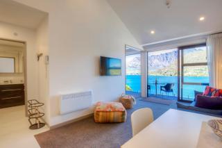 Supreme Lakefront With Jaw Dropping Views - 7