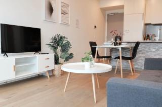 1Br1Ba Garden view apt Pool Gym Wi-fi - 4