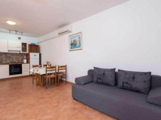 One Bedroom Apartment with Terrace and Sea View - 0