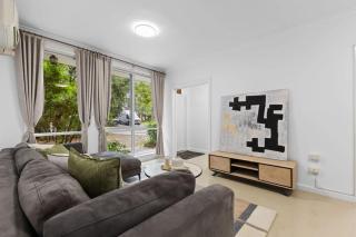 Prime location 3-bedder just moments from Central Park - 6