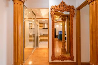 Tyms Xujiahui Premium 2BR APT Metro - 6