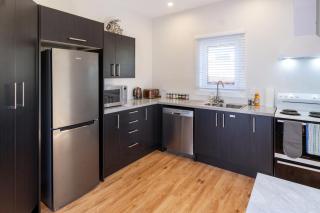 Wai Marino Cottage - Marine Parade, sleeps 5 - 7