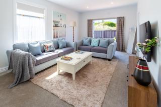Wai Marino Cottage - Marine Parade, sleeps 5 - 0