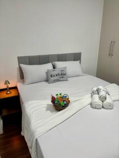 Studio Home Office Completo Cama Queen e Ar Condicionado Vista Panorâmica - 0