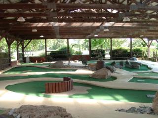 Circle M Camping Resort Loft Park Model 18 - Wabank - 3