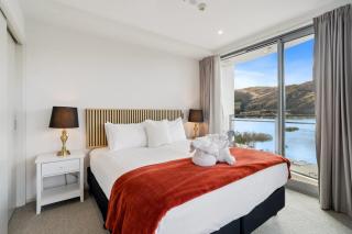 Sunlit Serenity Lakefront Apartment - 2