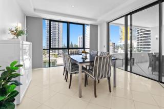 Ocean View 3 BR Apt Broadbeach - 2